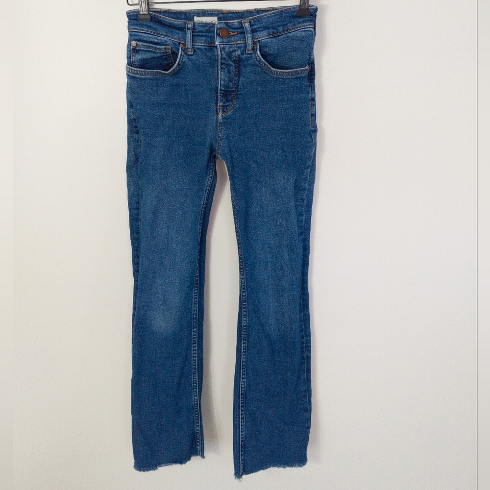 Anthropologie Pilcro The Yaya Mid Rise Crop Flare Jeans Blue Raw Hem Size 26